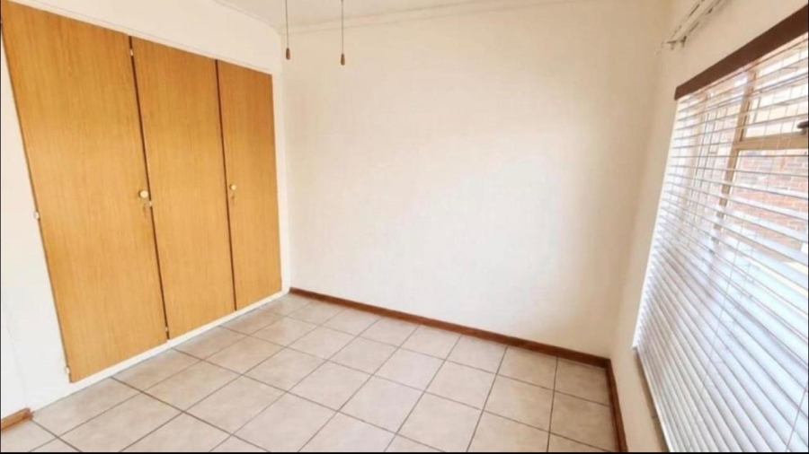 2 Bedroom Property for Sale in Rustenburg Central North West